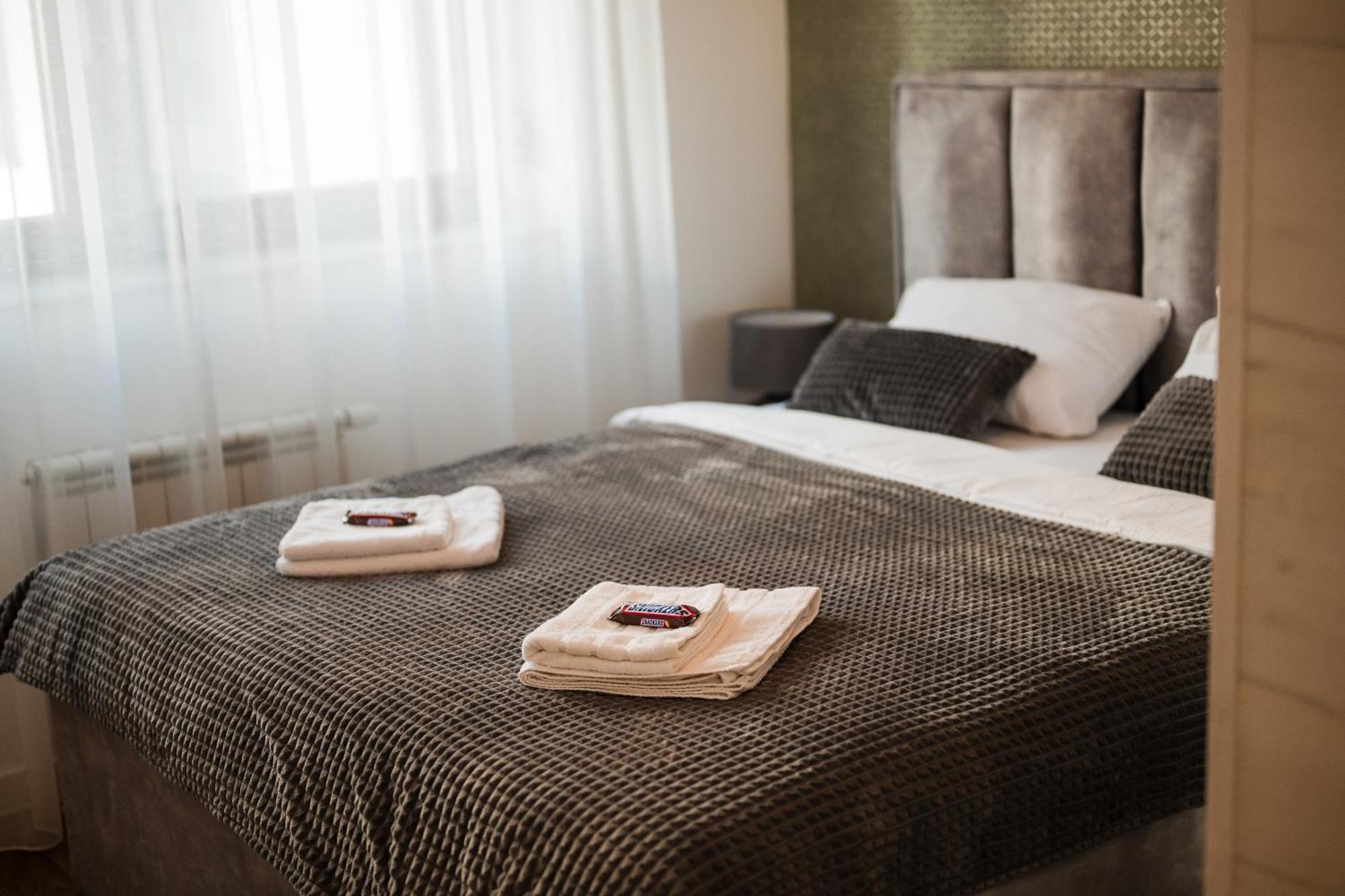 Apartman City Charm Banja Luka Buitenkant foto